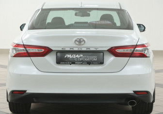 Подержанный автомобиль Toyota Camry Sedan 2020 года (3 фото)