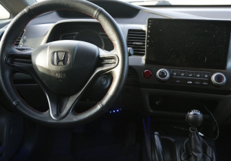 Подержанный автомобиль Honda Civic Sedan 2008 года (14 фото)