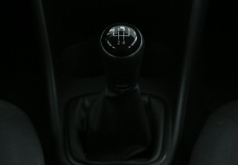 Подержанный автомобиль Volkswagen Polo Sedan 2014 года (15 фото)