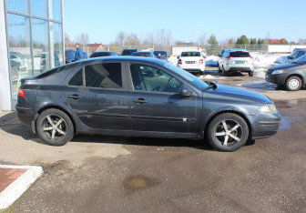 Подержанный автомобиль Renault Laguna Liftback 2007 года (8 фото)