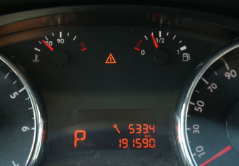 Подержанный автомобиль Peugeot 3008 2011 года (18 фото)