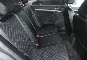 Подержанный автомобиль Skoda Octavia Liftback 2012 года (11 фото)