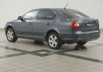 Подержанный автомобиль Skoda Octavia Liftback 2012 года (2 фото)