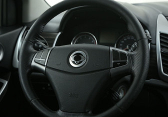 Подержанный автомобиль SsangYong Actyon 2014 года (16 фото)