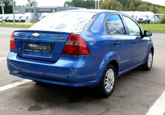 Подержанный автомобиль Chevrolet Aveo Sedan 2008 года (6 фото)