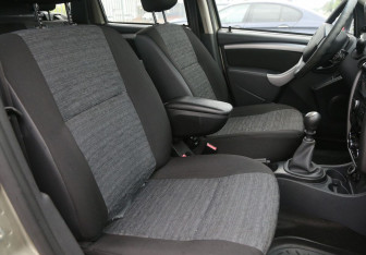 Подержанный автомобиль Renault Duster 2013 года (10 фото)