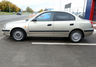 Подержанный автомобиль Hyundai Elantra Sedan 2006 года (8 фото)