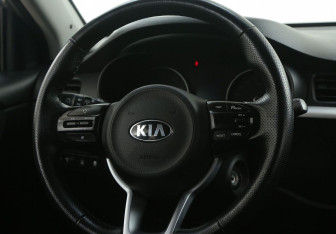 Подержанный автомобиль Kia Rio Sedan 2019 года (27 фото)