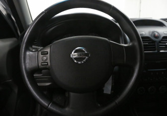 Подержанный автомобиль Nissan Almera Classic 2011 года (10 фото)