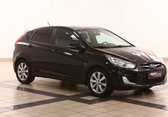 Подержанный автомобиль Hyundai Solaris Hatchback 2012 года (1 фото)