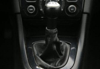Подержанный автомобиль Peugeot 408 2013 года (13 фото)