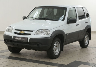 Подержанный автомобиль Chevrolet Niva 2017 года (8 фото)