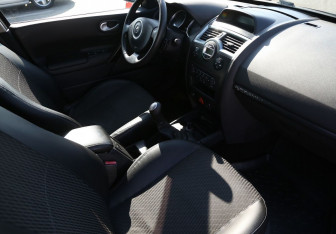Подержанный автомобиль Renault Megane Sedan 2008 года (9 фото)