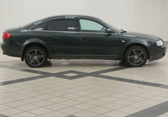 Подержанный автомобиль Audi A6 Sedan 2002 года (5 фото)