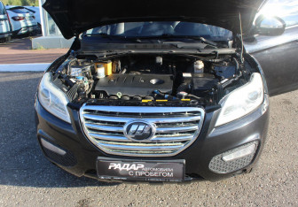 Подержанный автомобиль Lifan X60 2014 года (12 фото)