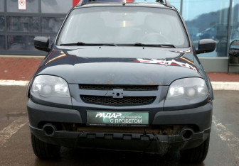 Подержанный автомобиль Chevrolet Niva 2016 года (2 фото)