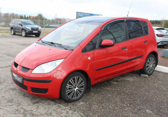 Подержанный автомобиль Mitsubishi Colt Hatchback 2008 года (3 фото)