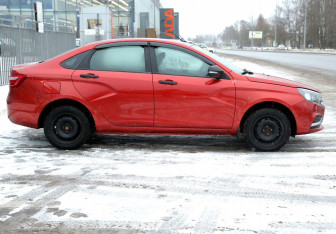 Подержанный автомобиль LADA (ВАЗ) Vesta Sedan 2018 года (7 фото)