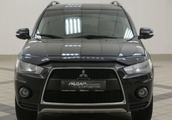 Подержанный автомобиль Mitsubishi Outlander 2011 года (6 фото)