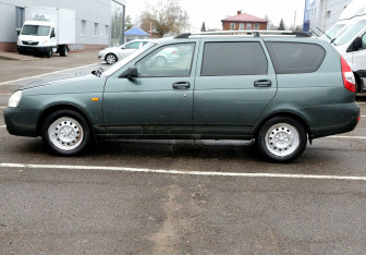 Подержанный автомобиль LADA (ВАЗ) Priora Wagon 2010 года (8 фото)