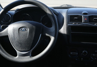 Подержанный автомобиль LADA (ВАЗ) Granta Sedan 2018 года (14 фото)