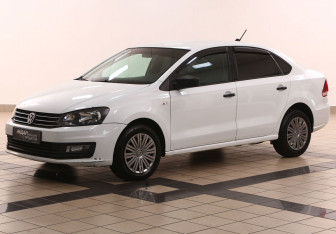 Подержанный автомобиль Volkswagen Polo Sedan 2017 года (5 фото)