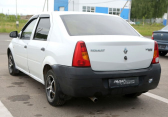 Подержанный автомобиль Renault Logan Sedan 2008 года (4 фото)
