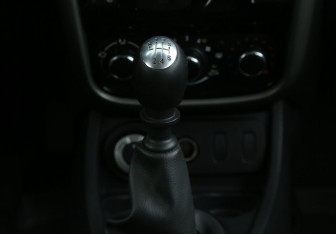 Подержанный автомобиль Renault Duster 2015 года (15 фото)