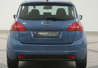 Подержанный автомобиль Kia Venga 2013 года (3 фото)