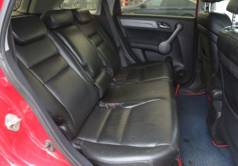 Подержанный автомобиль Honda CR-V 2008 года (11 фото)