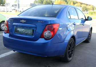 Подержанный автомобиль Chevrolet Aveo Sedan 2012 года (6 фото)