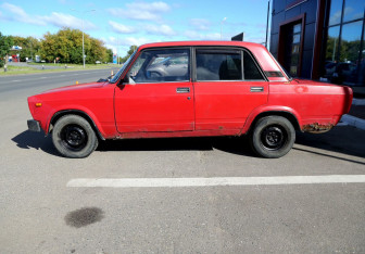 Подержанный автомобиль LADA (ВАЗ) 2105 1990 года (8 фото)