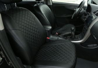 Подержанный автомобиль Toyota Corolla Sedan 2008 года (10 фото)