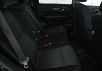 Подержанный автомобиль Nissan X-Trail 2018 года (11 фото)