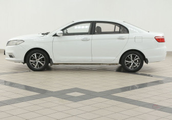 Подержанный автомобиль Lifan Solano 2018 года (7 фото)