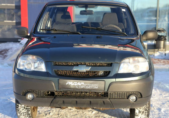 Подержанный автомобиль Chevrolet Niva 2014 года (2 фото)