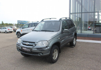 Подержанный автомобиль Chevrolet Niva 2011 года (3 фото)