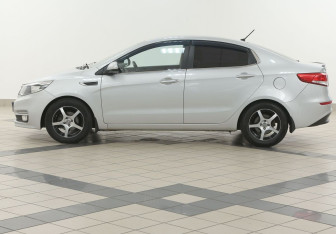 Подержанный автомобиль Kia Rio Sedan 2015 года (7 фото)