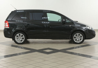Подержанный автомобиль Opel Zafira Compactvan 2012 года (5 фото)