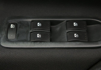 Подержанный автомобиль Renault Megane Sedan 2009 года (16 фото)