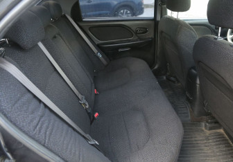 Подержанный автомобиль Hyundai Sonata 2006 года (11 фото)