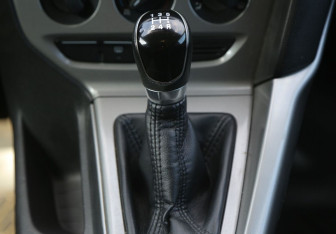 Подержанный автомобиль Ford Focus Sedan 2011 года (13 фото)