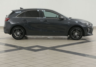 Подержанный автомобиль Kia Ceed Hatchback 2019 года (5 фото)