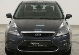 Подержанный автомобиль Ford Focus Hatchback 2010 года (6 фото)