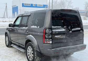 Подержанный автомобиль Land Rover Discovery 2005 года (4 фото)