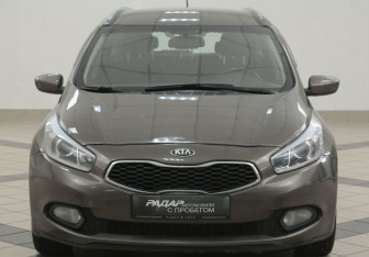 Подержанный автомобиль Kia Ceed Wagon 2013 года (6 фото)