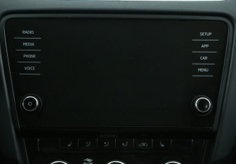 Подержанный автомобиль Skoda Octavia Liftback 2019 года (13 фото)