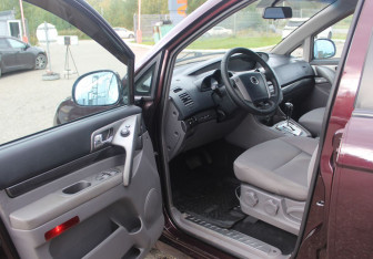 Подержанный автомобиль SsangYong Stavic 2014 года (9 фото)