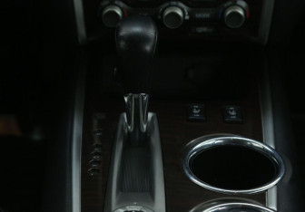 Подержанный автомобиль Nissan Pathfinder 2014 года (13 фото)
