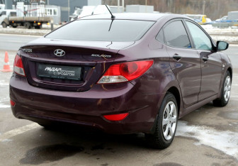 Подержанный автомобиль Hyundai Solaris Sedan 2012 года (6 фото)